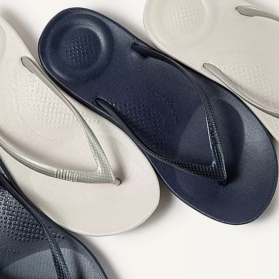 FitFlop IQUSHION Ergonomic Tong Bleu Marine | 91929965