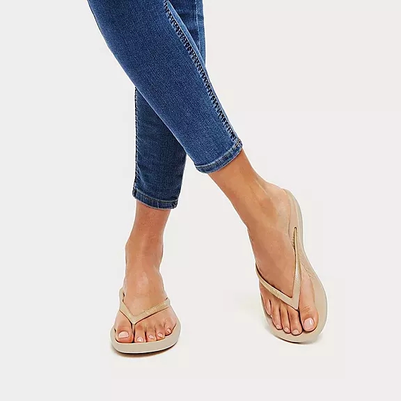 FitFlop IQUSHION Ergonomic Tong Doré | 60514293